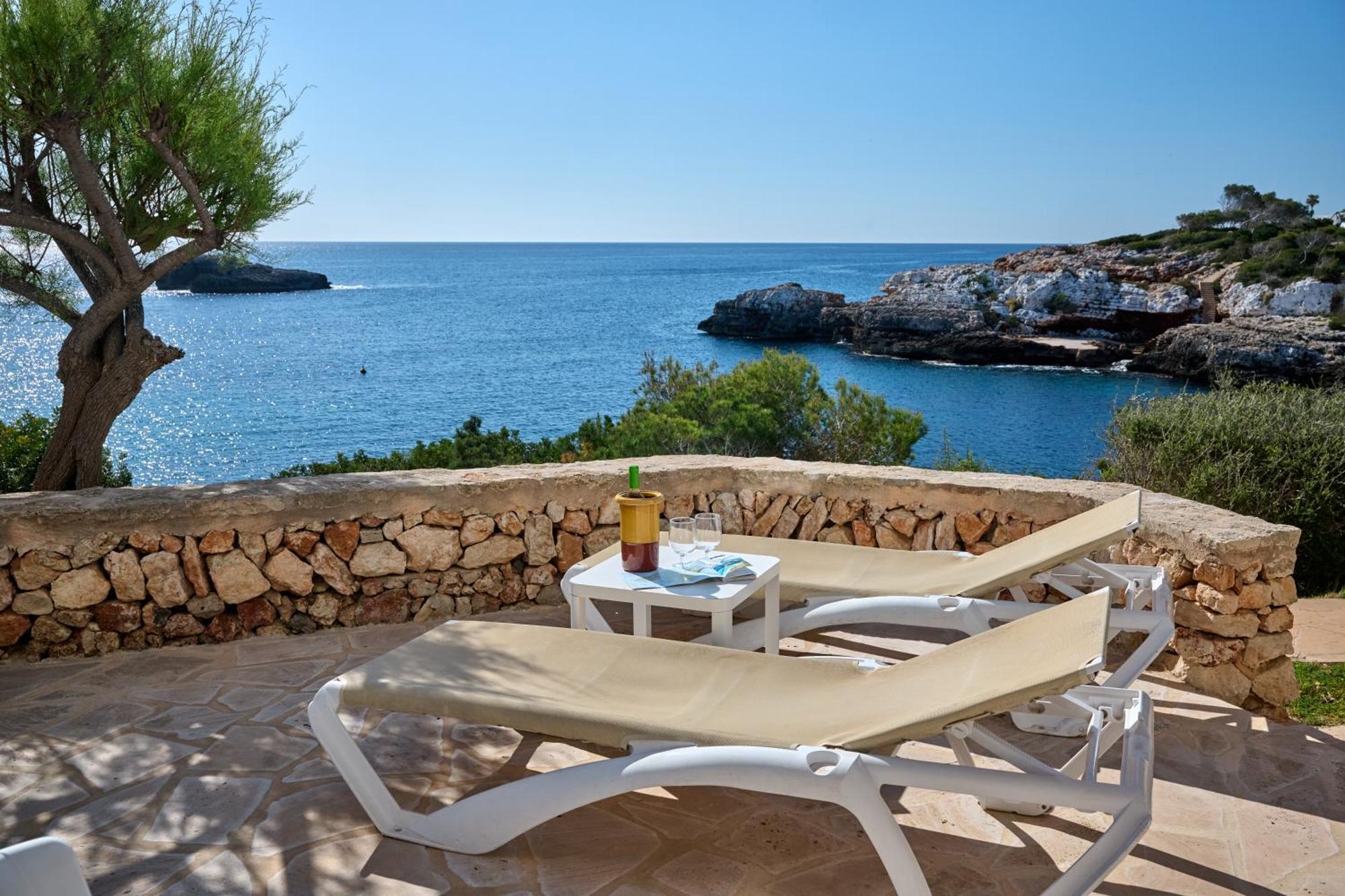Sea Frontline Apartment 'Faraona'. Pool. Wifi Santanyi Exterior photo